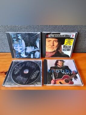 Lot 4 Music CDs Disc WILLIE NELSON TRAVIS TRITT BROOKS DUNN Country Music Album